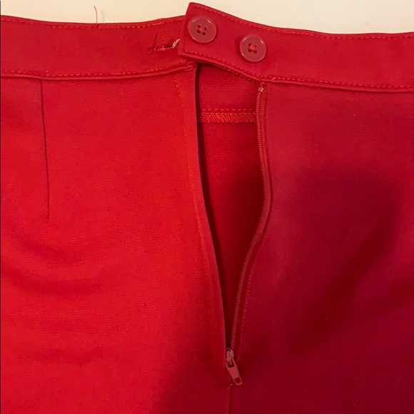 Red cheer skirt with star - Picture 3 of 4